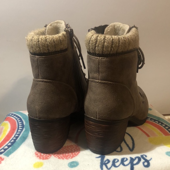 White Mountain booties - Picture 2 of 7